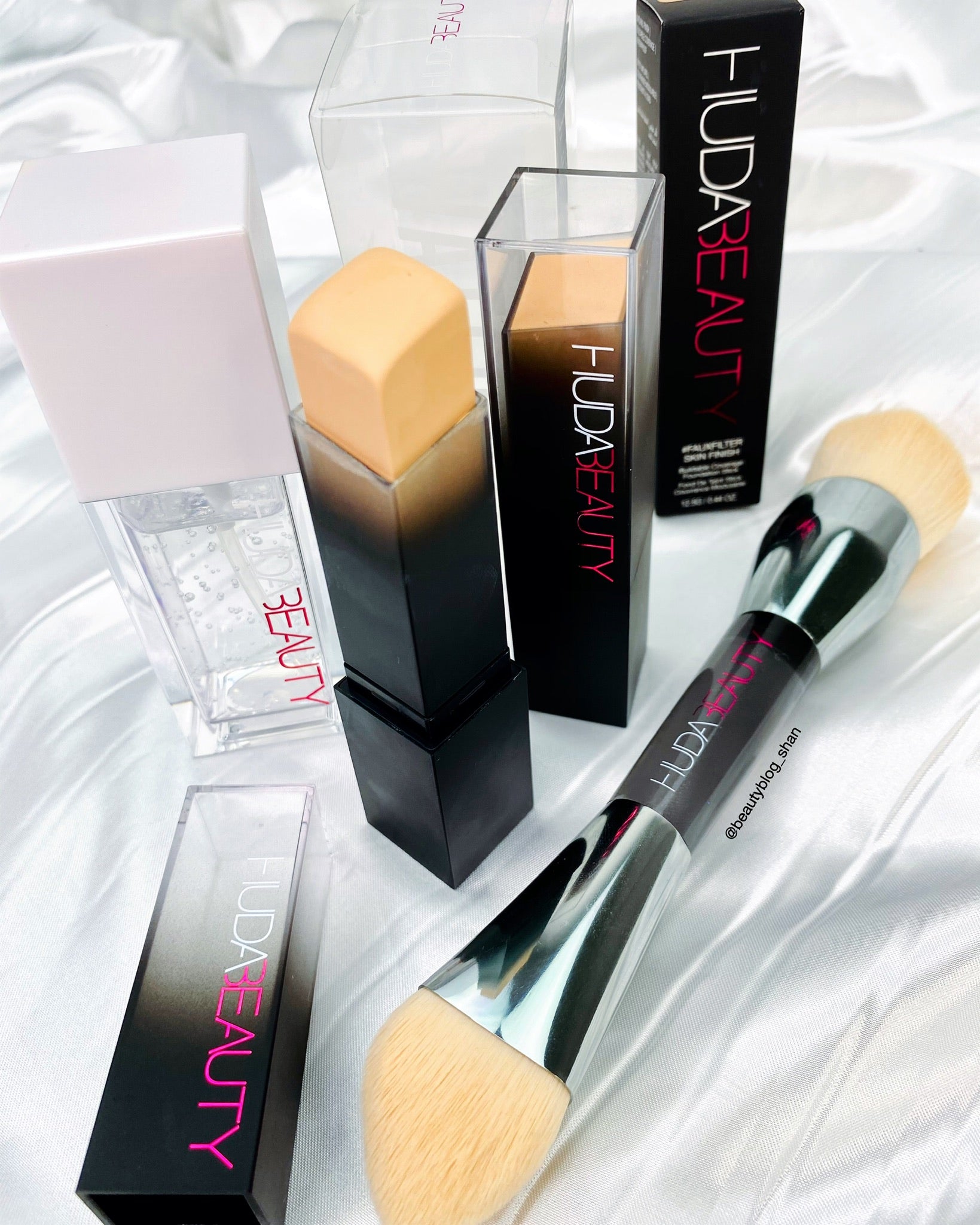 HUda Beauty stick foundation