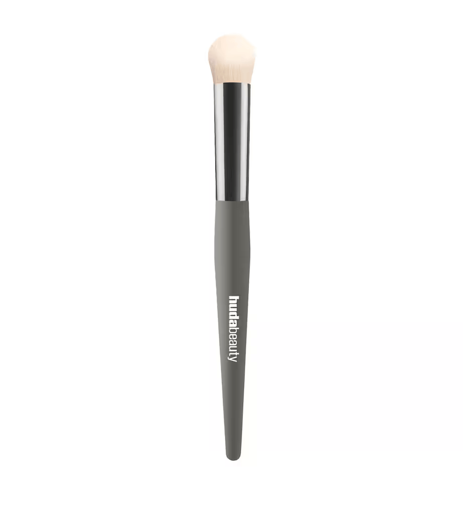 Huda Beauty - UNDEREYE BUFF BRUSH