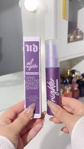 Urban Decay All Nighter Extra Glow Long Lasting Makeup Setting Spray 30ml